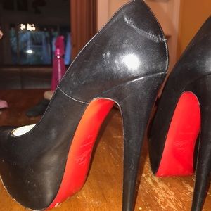 Christian louboutin daffodile size 40